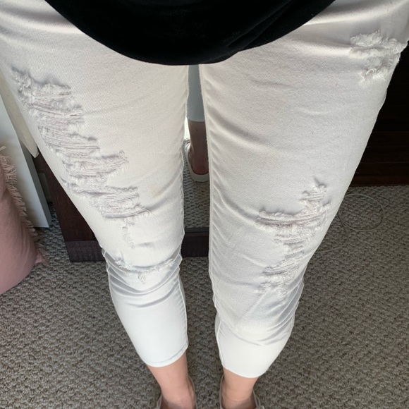 American Eagle Outfitters Pants - *SOLD* AE distressed cropped jegging